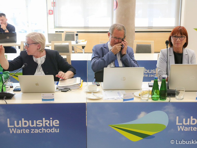 Radni podczas czerwcowej sesji Sejmiku Województwa Lubuskiego