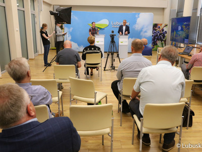 Konferencja prasowa w przerwie posiedzenia Wojewódzkiej Rady Dialogu Społecznego woj. lubuskiego