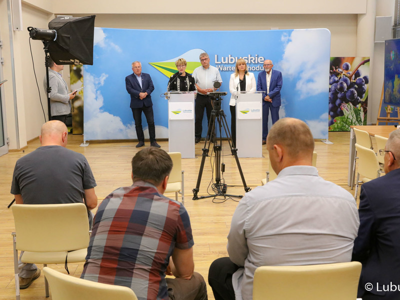 Konferencja prasowa w przerwie posiedzenia Wojewódzkiej Rady Dialogu Społecznego woj. lubuskiego