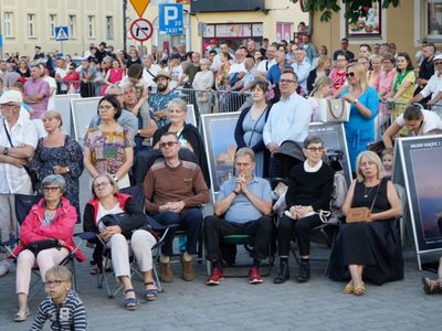 2 lipca 2022 r. Filharmonia Zielonogórska zakończyła sezon artystyczny, wykonując wraz z orkiestrą partnerskiej Filharmonii Gorzowskiej koncert „Ale Kosmos!”. Zabrzmiały „Planety” angielskiego kompozytora Gustava Holsta. 