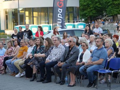 2 lipca 2022 r. Filharmonia Zielonogórska zakończyła sezon artystyczny, wykonując wraz z orkiestrą partnerskiej Filharmonii Gorzowskiej koncert „Ale Kosmos!”. Zabrzmiały „Planety” angielskiego kompozytora Gustava Holsta. 