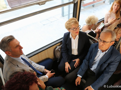 Pierwszy tramwaj na linii numer 2 w Gorzowie wyruszył z pętli Wieprzyce w kierunku Piaski. W przejeździe wzięli udział przedstawiciele miasta, województwa, parlamentarzyści oraz radni.