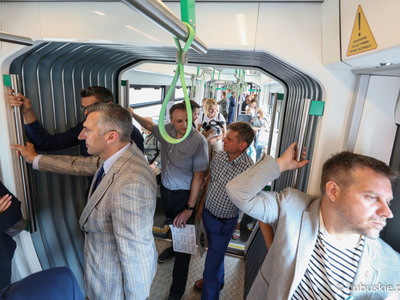 Pierwszy tramwaj na linii numer 2 w Gorzowie wyruszył z pętli Wieprzyce w kierunku Piaski. W przejeździe wzięli udział przedstawiciele miasta, województwa, parlamentarzyści oraz radni.