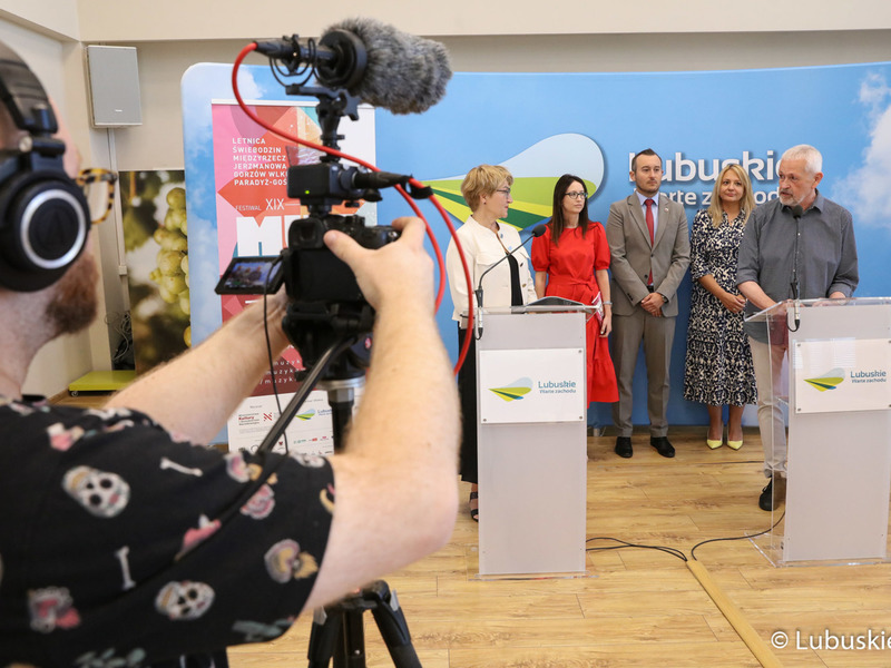 Uczestnicy konferencji prasowej dot. festiwalu „Muzyka w Raju” 2022.
