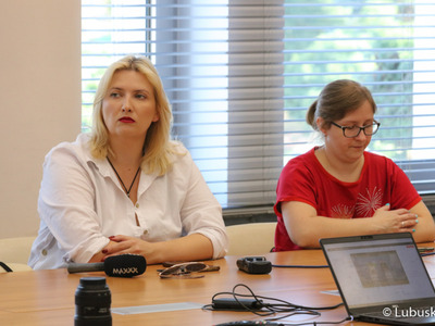 Dziennikarki na konferencji prasowej dot. samorządowego wsparcia dla lubuskich szpitali i instytucji kultury.