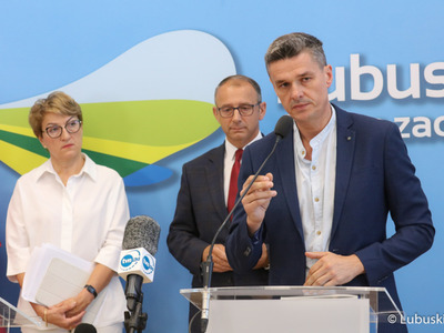 Uczestnicy konferencji prasowej na temat interwencji ws. katastrofy ekologicznej w Odrze oraz odpowiedzi na pismo Rzecznika Praw Obywatelskich