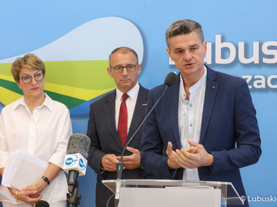 Uczestnicy konferencji prasowej na temat interwencji ws. katastrofy ekologicznej w Odrze oraz odpowiedzi na pismo Rzecznika Praw Obywatelskich