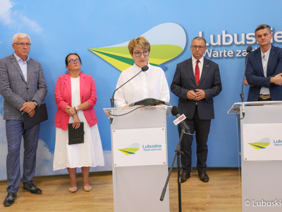Uczestnicy konferencji prasowej na temat interwencji ws. katastrofy ekologicznej w Odrze oraz odpowiedzi na pismo Rzecznika Praw Obywatelskich