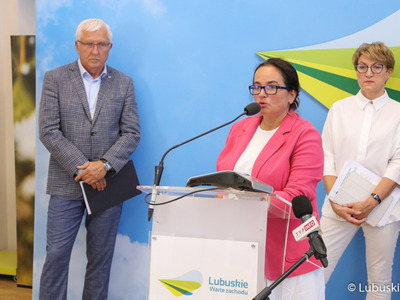 Uczestnicy konferencji prasowej na temat interwencji ws. katastrofy ekologicznej w Odrze oraz odpowiedzi na pismo Rzecznika Praw Obywatelskich