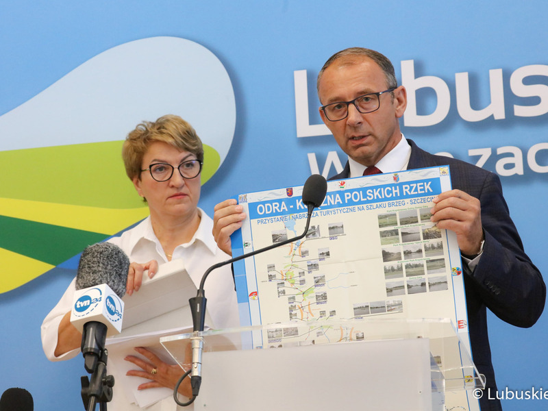 Uczestnicy konferencji prasowej na temat interwencji ws. katastrofy ekologicznej w Odrze oraz odpowiedzi na pismo Rzecznika Praw Obywatelskich