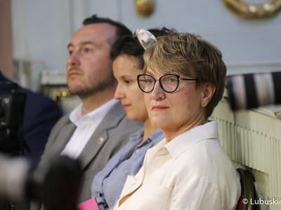 Marszałek Województwa Lubuskiego Elżbieta Anna Polak na koncercie międzynarodowego festiwalu muzyki dawnej "Muzyka w Raju" w Paradyżu. 