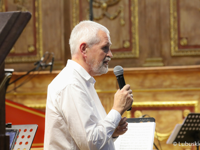 Cezary Zych na koncercie międzynarodowego festiwalu muzyki dawnej "Muzyka w Raju" w Paradyżu.