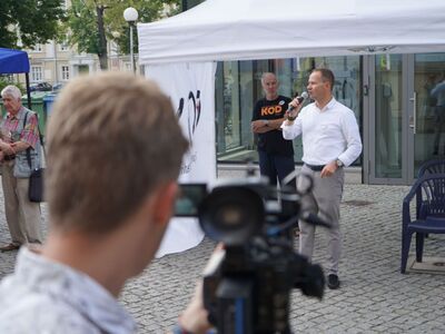 18 sierpnia 2022 r. Pikieta przed Sądem Rejonowym w Zielonej Górze w sprawie działań rządu wobec katastrofy ekologicznej na Odrze