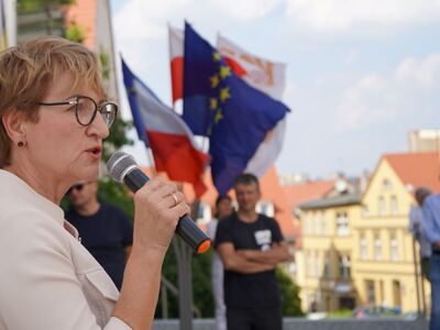 18 sierpnia 2022 r. Pikieta przed Sądem Rejonowym w Zielonej Górze w sprawie działań rządu wobec katastrofy ekologicznej na Odrze