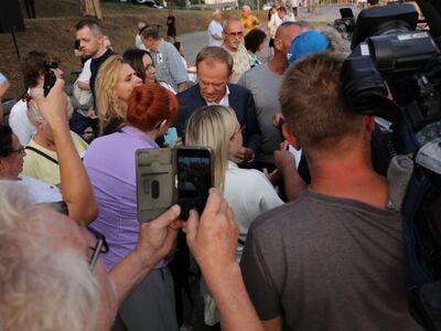19 sierpnia 2022 r. Spotkanie z Donaldem Tuskiem w Krośnie Odrzańskim na temat katastrofy ekologicznej w Odrze