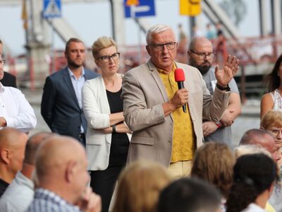 19 sierpnia 2022 r. Spotkanie z Donaldem Tuskiem w Krośnie Odrzańskim na temat katastrofy ekologicznej w Odrze