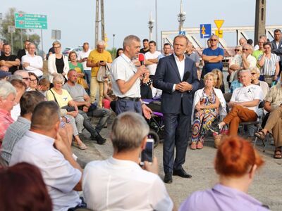 19 sierpnia 2022 r. Spotkanie z Donaldem Tuskiem w Krośnie Odrzańskim na temat katastrofy ekologicznej w Odrze