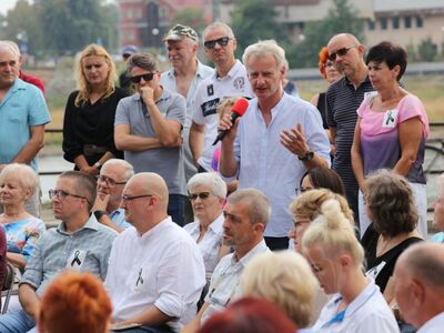 19 sierpnia 2022 r. Spotkanie z Donaldem Tuskiem w Krośnie Odrzańskim na temat katastrofy ekologicznej w Odrze