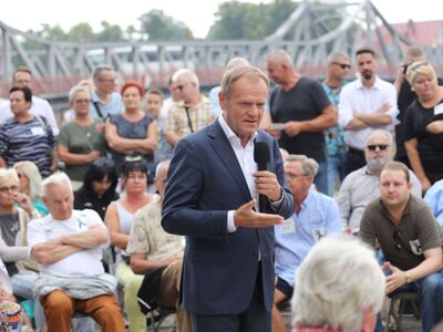 19 sierpnia 2022 r. Spotkanie z Donaldem Tuskiem w Krośnie Odrzańskim na temat katastrofy ekologicznej w Odrze