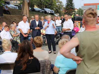 19 sierpnia 2022 r. Spotkanie z Donaldem Tuskiem w Krośnie Odrzańskim na temat katastrofy ekologicznej w Odrze