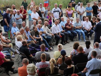 19 sierpnia 2022 r. Spotkanie z Donaldem Tuskiem w Krośnie Odrzańskim na temat katastrofy ekologicznej w Odrze