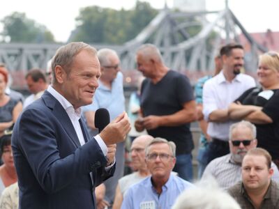 19 sierpnia 2022 r. Spotkanie z Donaldem Tuskiem w Krośnie Odrzańskim na temat katastrofy ekologicznej w Odrze