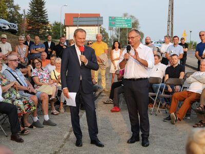 19 sierpnia 2022 r. Spotkanie z Donaldem Tuskiem w Krośnie Odrzańskim na temat katastrofy ekologicznej w Odrze