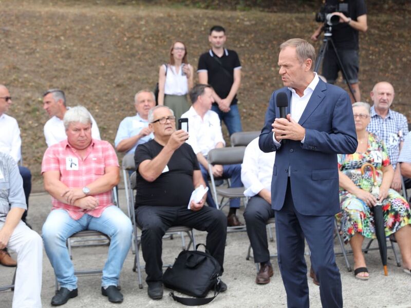 19 sierpnia 2022 r. Spotkanie z Donaldem Tuskiem w Krośnie Odrzańskim na temat katastrofy ekologicznej w Odrze