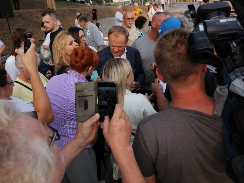 19 sierpnia 2022 r. Spotkanie z Donaldem Tuskiem w Krośnie Odrzańskim na temat katastrofy ekologicznej w Odrze