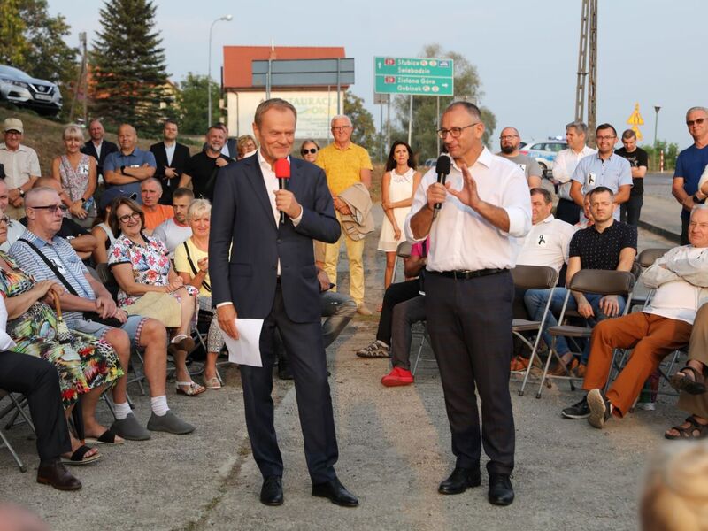 19 sierpnia 2022 r. Spotkanie z Donaldem Tuskiem w Krośnie Odrzańskim na temat katastrofy ekologicznej w Odrze