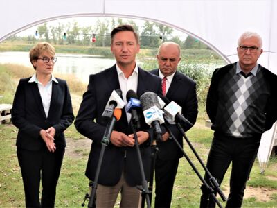 22 sierpnia 2022 r. w Cigacicach (gmina Sulechów) nad Odrą, w Przystani Tu, podpisano porozumienie czterech marszałków Polski zachodniej w sprawie programu ratunkowego dla Odry