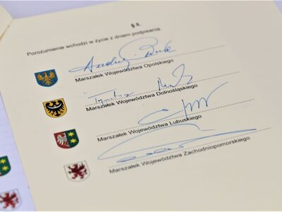 22 sierpnia 2022 r. w Cigacicach (gmina Sulechów) nad Odrą, w Przystani Tu, podpisano porozumienie czterech marszałków Polski zachodniej w sprawie programu ratunkowego dla Odry