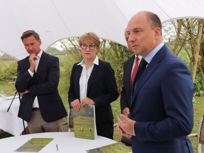 22 sierpnia 2022 r. w Cigacicach (gmina Sulechów) nad Odrą, w Przystani Tu, podpisano porozumienie czterech marszałków Polski zachodniej w sprawie programu ratunkowego dla Odry