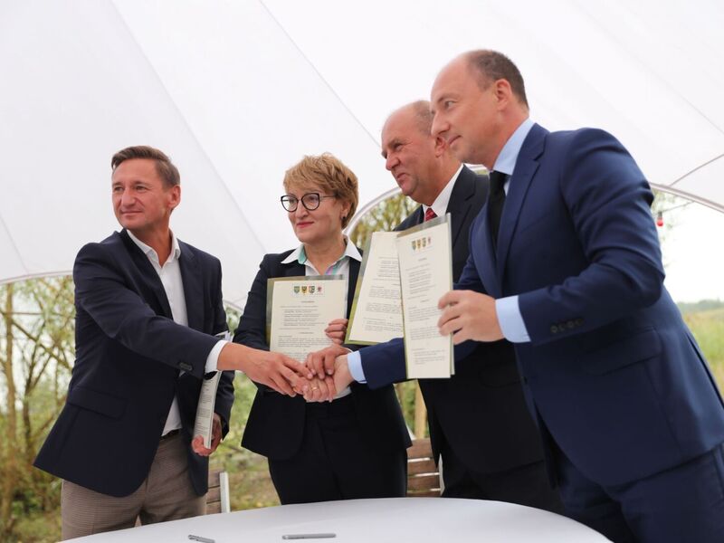 22 sierpnia 2022 r. w Cigacicach (gmina Sulechów) nad Odrą, w Przystani Tu, podpisano porozumienie czterech marszałków Polski zachodniej w sprawie programu ratunkowego dla Odry