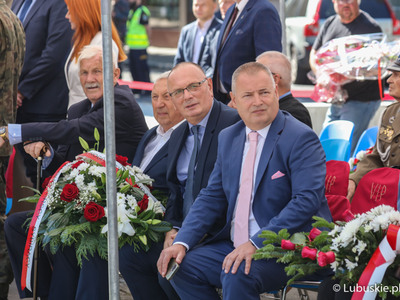 Uroczystości 83. rocznicy wybuchu II Wojny Światowej na Placu Bohaterów w Zielonej Górze. Na zdjęciu Senator RP Robert Dowhan (z prawej) i wicemarszałek Stanisław Tomczyszyn (obok).