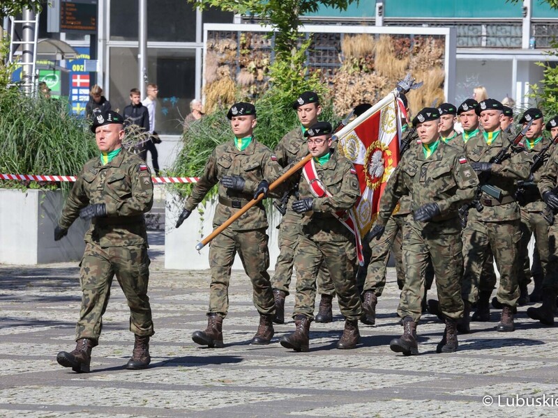 Uroczystości 83. rocznicy wybuchu II Wojny Światowej na Placu Bohaterów w Zielonej Górze