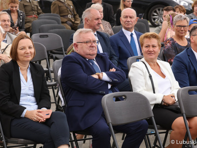 Członek zarządu województwa lubuskiego Tadeusz Jędrzejczak podczas uroczystego otwarcia Muzeum Woldenberczyków w Dobiegniewie.