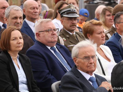 Członek zarządu województwa lubuskiego Tadeusz Jędrzejczak podczas uroczystego otwarcia Muzeum Woldenberczyków w Dobiegniewie.