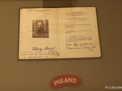 Eksponaty zmodernizowanego Muzeum Woldenberczyków w Dobiegniewie.