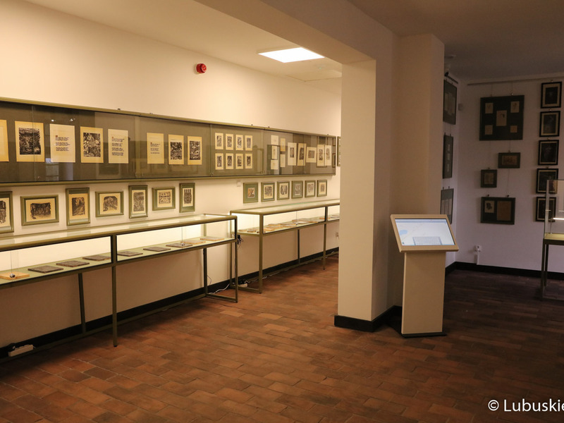 Eksponaty zmodernizowanego Muzeum Woldenberczyków w Dobiegniewie.