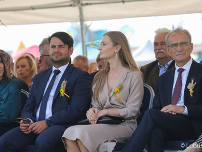 Uczestnicy Lubuskiego Święta Plonów w Zwierzynie w powiecie strzelecko-drezdeneckim
