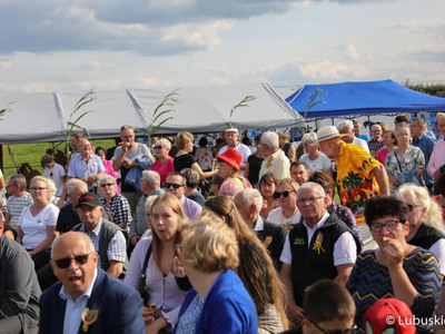 Uczestnicy Lubuskiego Święta Plonów w Zwierzynie w powiecie strzelecko-drezdeneckim