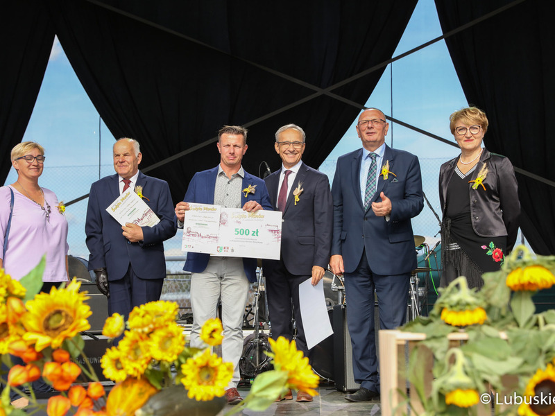 Uczestnicy Lubuskiego Święta Plonów w Zwierzynie w powiecie strzelecko-drezdeneckim