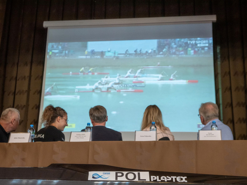 Powitanie medalistów mistrzostw świata i Europy w kajakarstwie