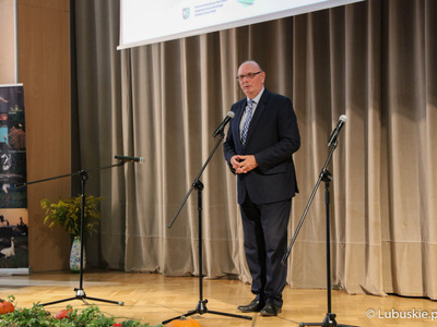 Wicemarszałek Stanisław Tomczyszyn przemawia podczas gali finałowej konkursu „Lubuskie EKOlogiczne” w Sali Kolumnowej Urzędu Marszałkowskiego Województwa Lubuskiego w Zielonej Górze.