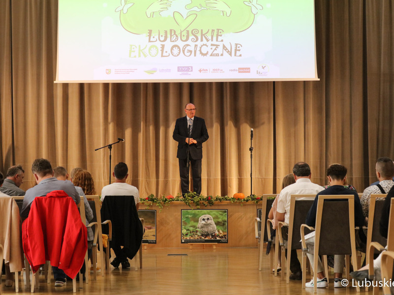 Wicemarszałek Stanisław Tomczyszyn przemawia podczas gali finałowej konkursu „Lubuskie EKOlogiczne” w Sali Kolumnowej Urzędu Marszałkowskiego Województwa Lubuskiego w Zielonej Górze.