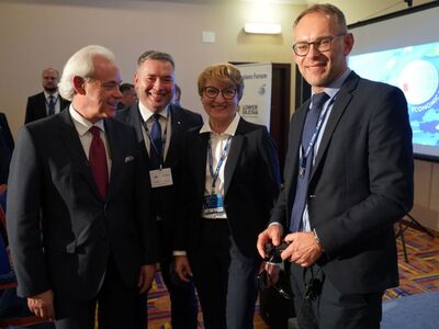 W czwartek, 8 września, marszałek Elżbieta Anna Polak wzięła udział w Forum Ekonomicznym w Karpaczu. Była uczestniczką panelu dyskusyjnego w ramach Forum Regionów.
