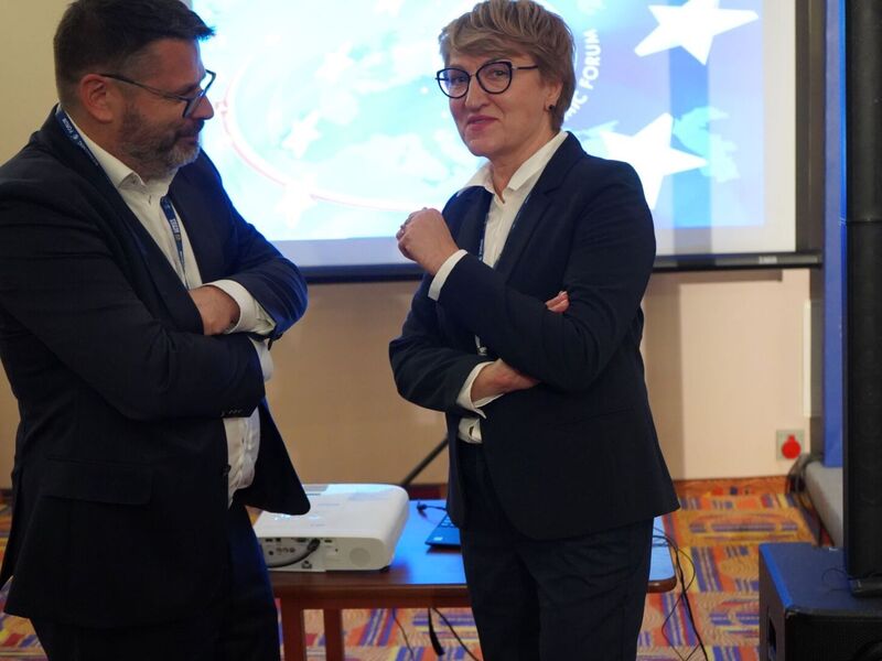 W czwartek, 8 września, marszałek Elżbieta Anna Polak wzięła udział w Forum Ekonomicznym w Karpaczu. Była uczestniczką panelu dyskusyjnego w ramach Forum Regionów.