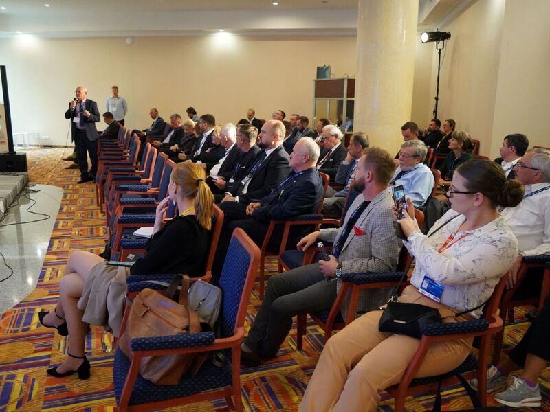 W czwartek, 8 września, marszałek Elżbieta Anna Polak wzięła udział w Forum Ekonomicznym w Karpaczu. Była uczestniczką panelu dyskusyjnego w ramach Forum Regionów.