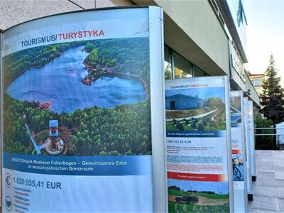 Wystawa dotyczącą projektów zrealizowanych w ramach Programu Współpracy INTERREG Brandenburgia-Polska od 31 sierpnia do 11 września 2022 r. jest prezentowana przy Bibliotece Norwida w Zielonej Górze